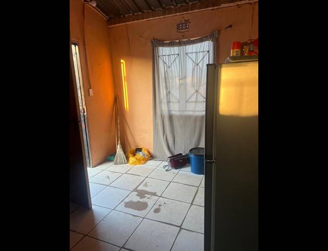 6 BEDROOM HOUSE FOR SALE IN PALM RIDGE
